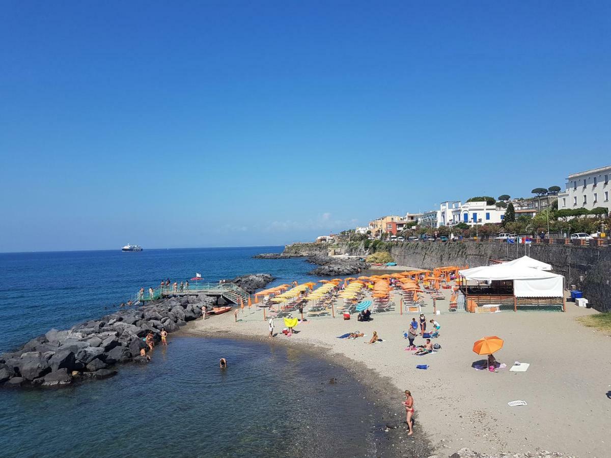 La Terrazza Dell^Ippocampo #Seaview Apartment Искья Экстерьер фото